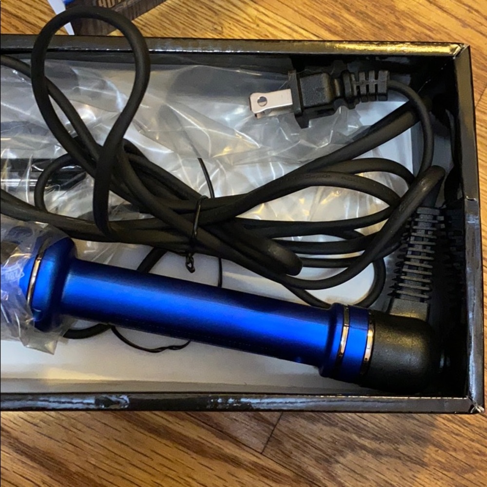 Hot shot tools curling iron in box - Picture 3 of 4